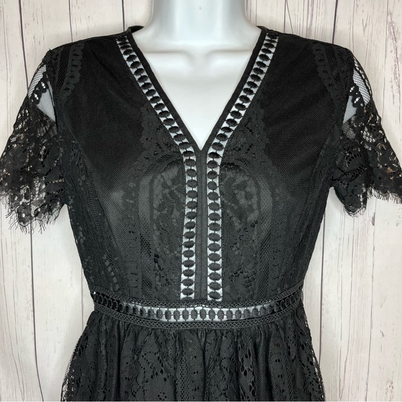 Funlingo Boho Black Lace Dress Women’s Small Short Sleeve V-Neck Lined - Picture 2 of 6